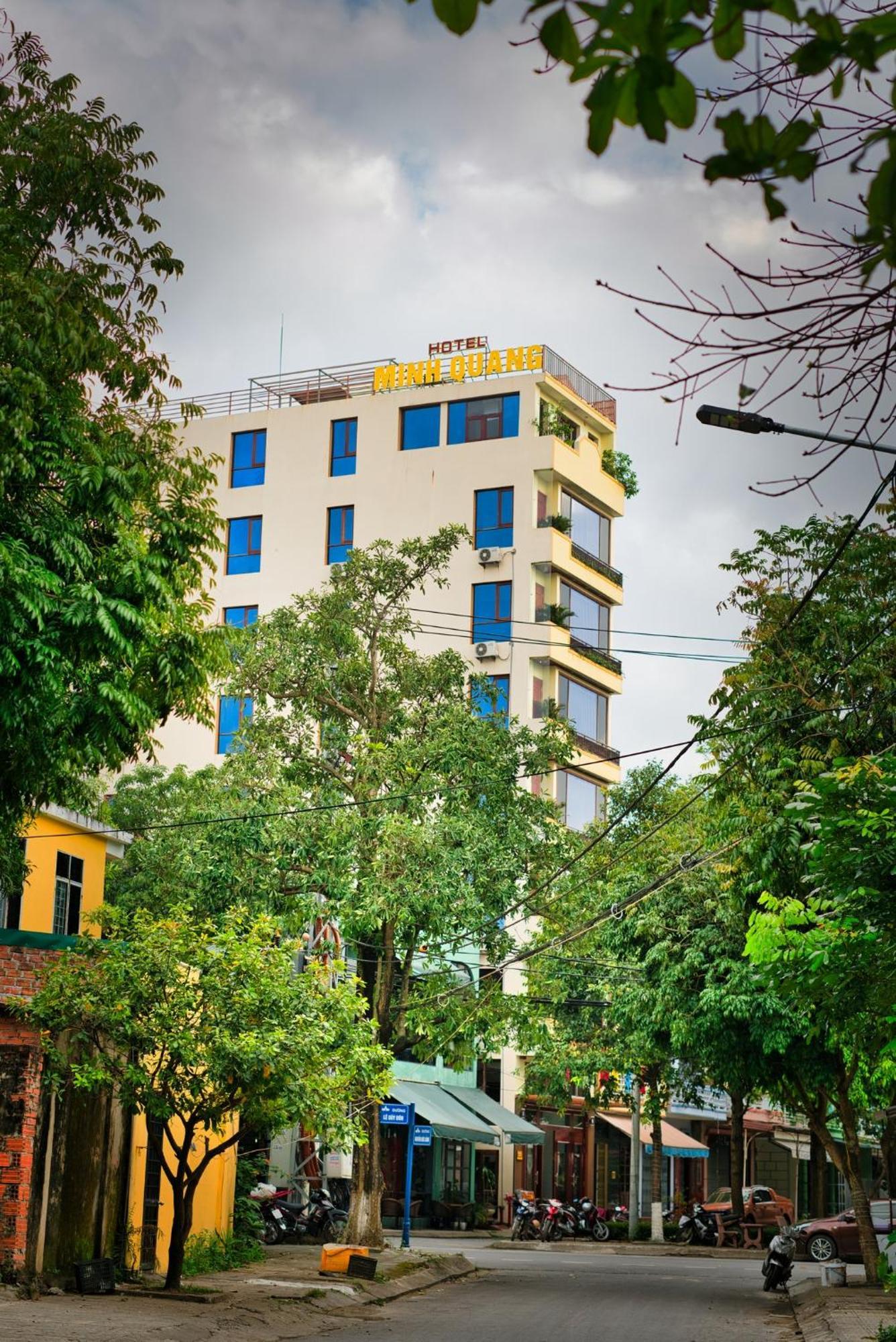 Minh Quang Hotel ドンホイ エクステリア 写真