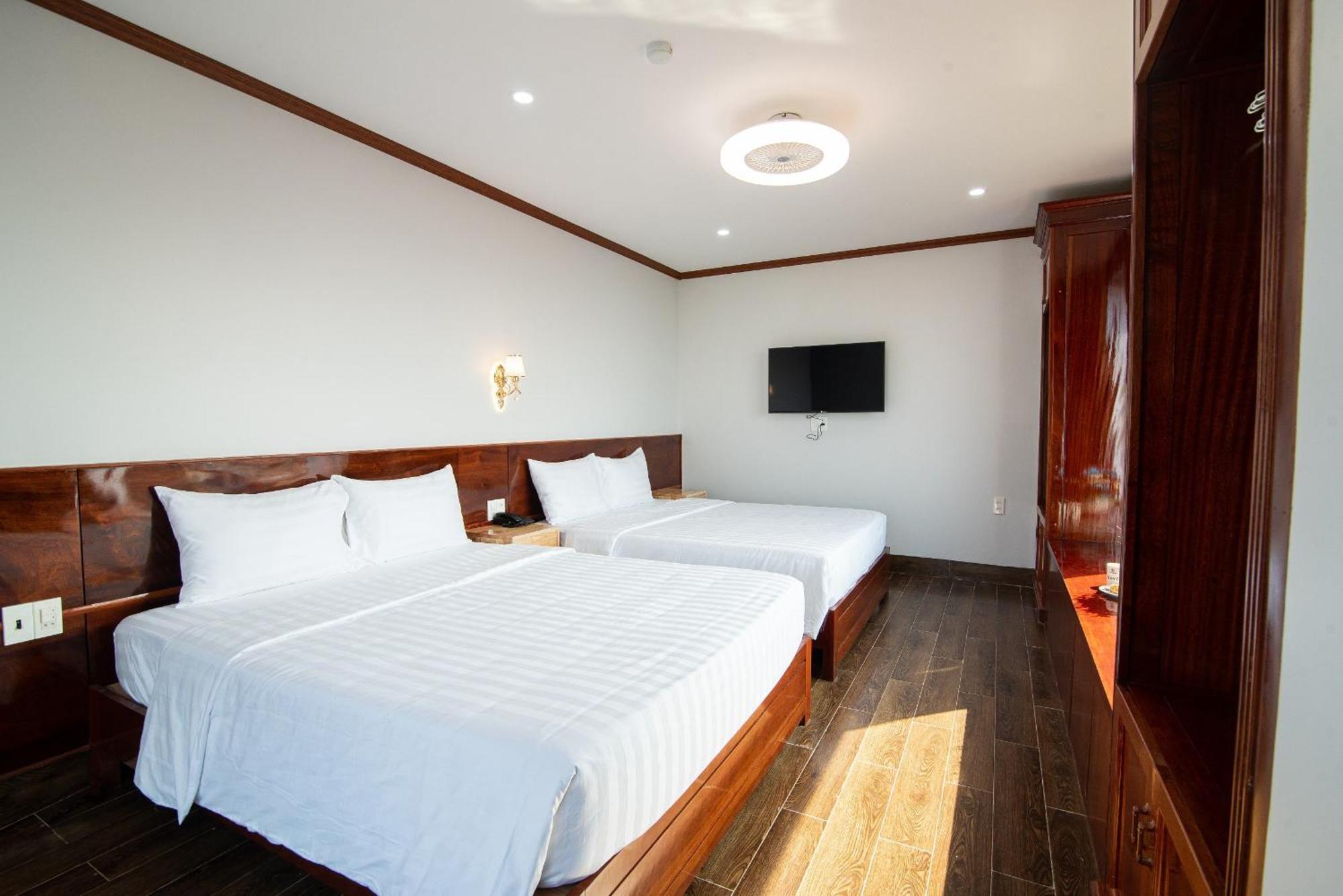 Minh Quang Hotel ドンホイ エクステリア 写真